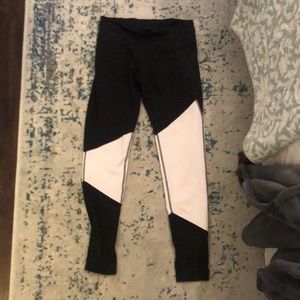 Yoga Leggings. Size Medium